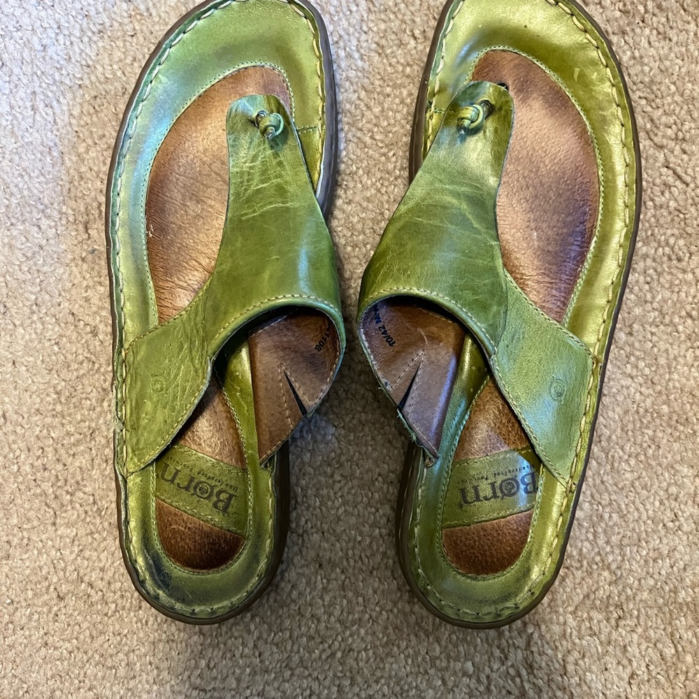 Born sandals